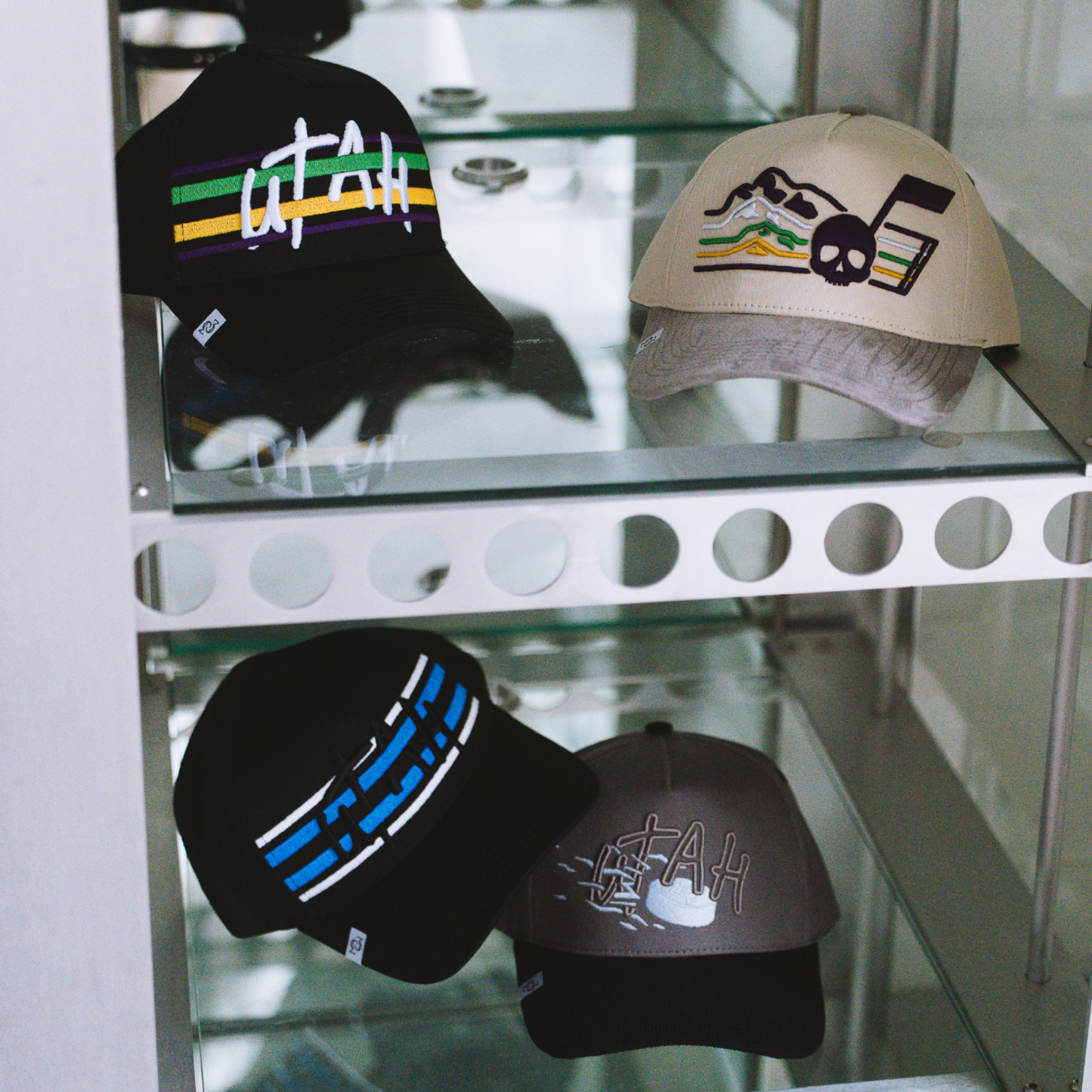 MOUTAIN HOCKEY STRIPES HAT