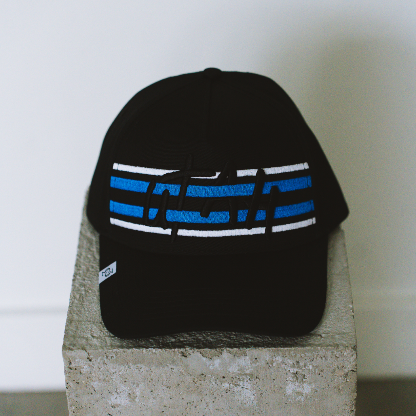 MOUTAIN HOCKEY STRIPES HAT