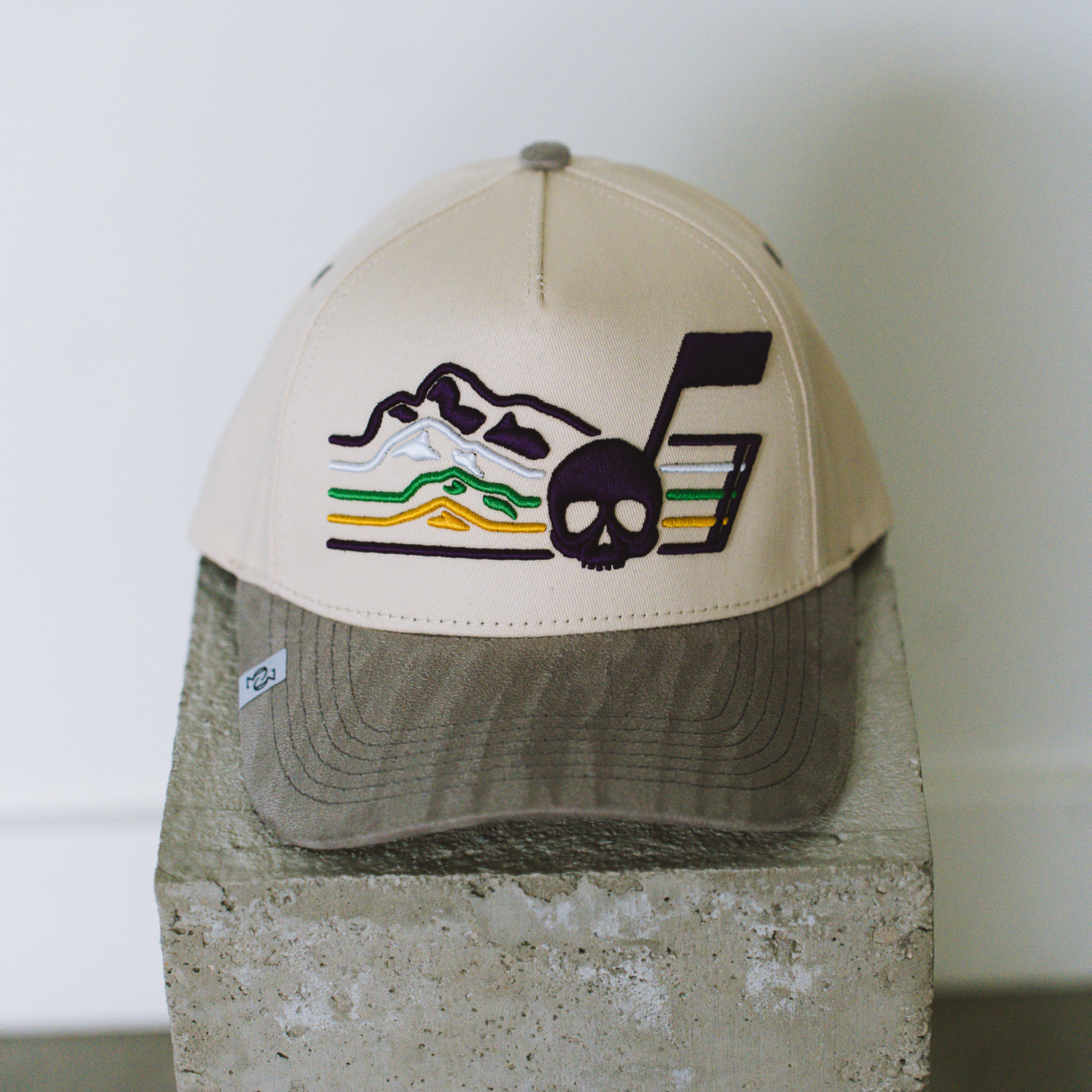 MOUNTAIN SKULL NOTE HAT
