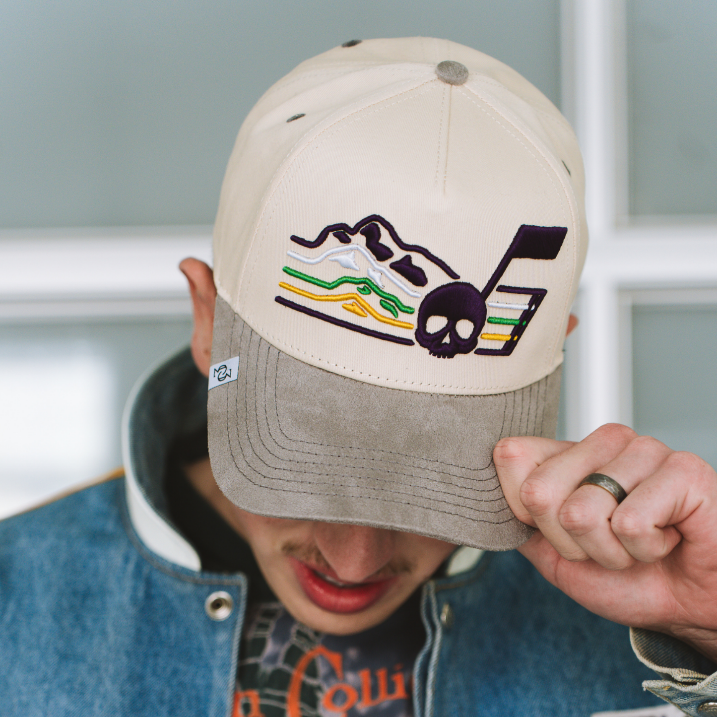 MOUNTAIN SKULL NOTE HAT