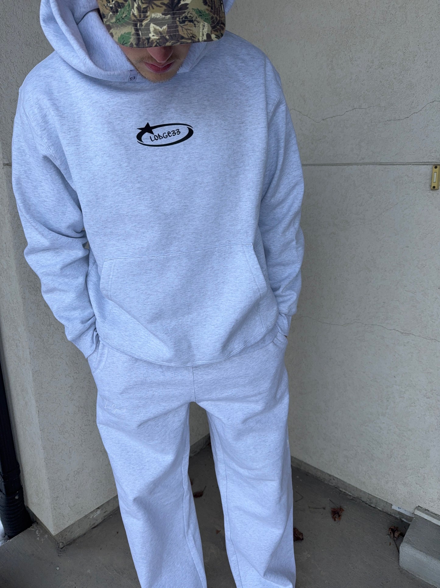 LODGE33 ESSENTIALS SWEATS