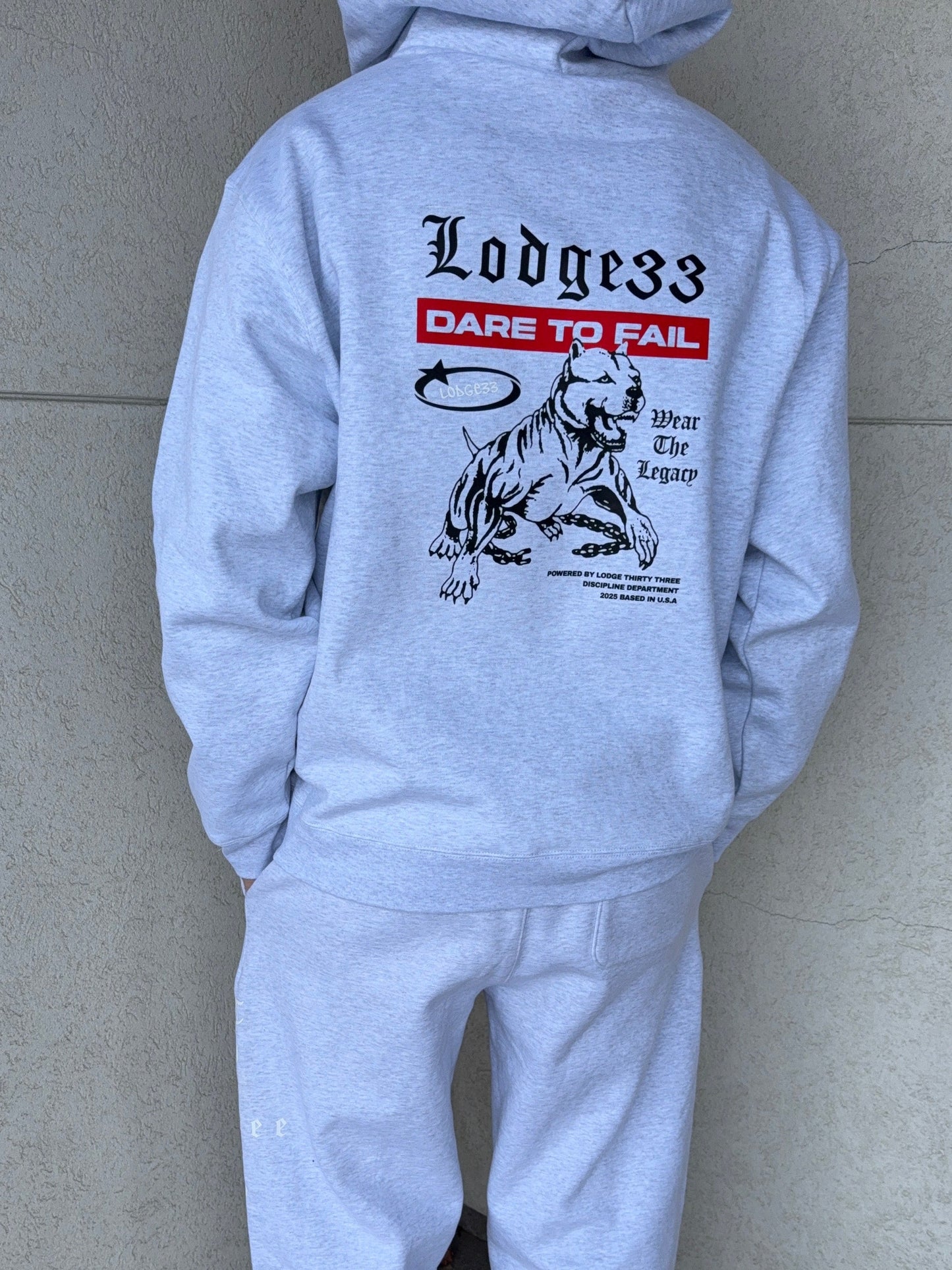 LODGE33 ESSENTIALS SWEATSHIRT