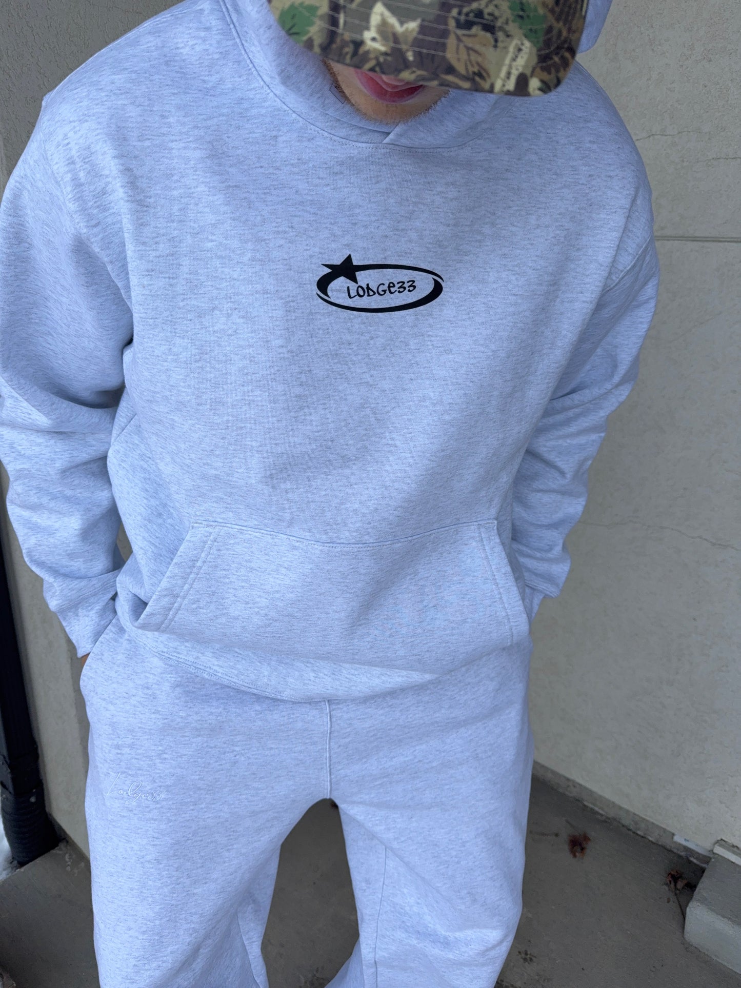 LODGE33 ESSENTIALS SWEATSHIRT